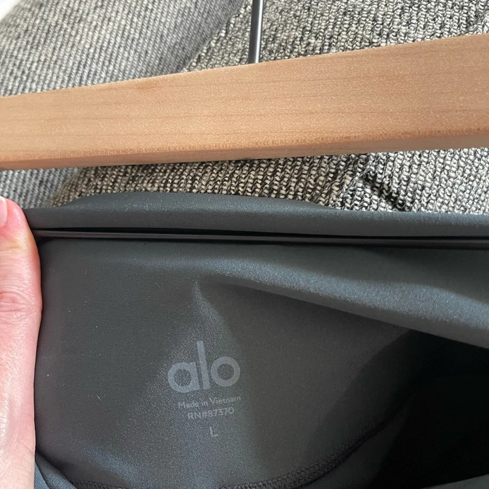 Alo Airlift 7/8 Leggings in Anthracite, Size Large - Like New, Tags Removed - Picture 7 of 7